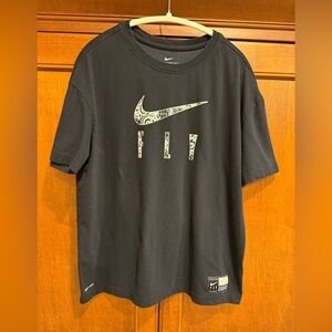 Nike Black Fly Logo Men's Tee size M
